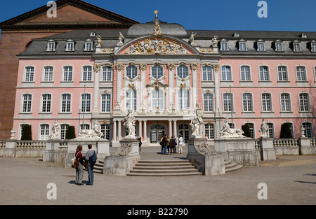 das Kurfürstliche Schloss, Schloss der Kurfürst, Kurfuerstliches Palais, BAROCKPALAST, Trier, Deutschland, Europa Stockfoto