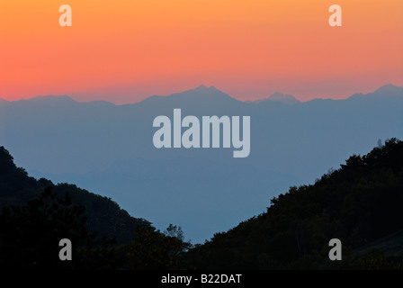 Sonnenuntergang in Japan Japan Alpen Shiga Kogen Höhen Joshin Etsu Nationalpark Stockfoto