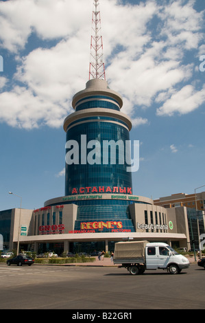 Das Einkaufszentrum Astanalyk im Zentrum von nur-Sultan oder Nursultan hieß Astana bis März 2019 Hauptstadt Kasachstans Stockfoto