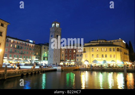 Torre Apponale und Hotel Sole Riva del Garda Lake Garda Provinz Trento Italien Stockfoto