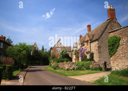 Wenig Tew Dorf, Cotswolds, Oxfordshire, England, Vereinigtes Königreich im Sommer Stockfoto