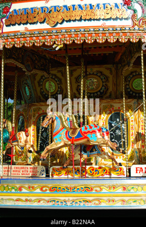 Holzpferde auf Karussell, das Zeit-Gärten, Bedford, Bedfordshire, England, Vereinigtes Königreich Stockfoto