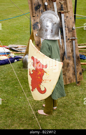 Junge an schottischen Reenactment historische Saltaire Gesellschaft, Fort George, Ardersier, Grampian Schottland Großbritannien Stockfoto