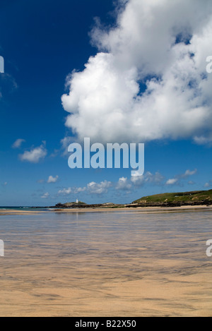 Godrevy Leuchtturm aus Gwithian Strand cornwall Stockfoto