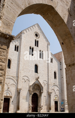 Ein Blick auf die Basilica di San Nicola (Nikolaus) in Bari, Italien. Der Basilika geht auf 1087. Stockfoto