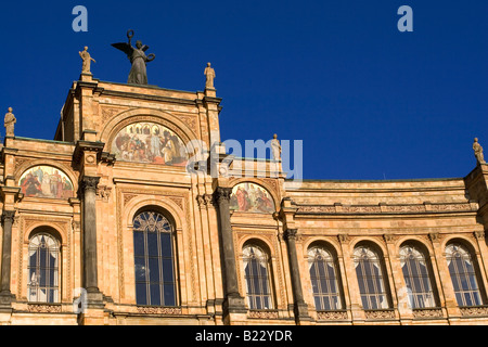 Ein Detail aus dem Maximilianeum, dem Sitz des Bayerischen Landtags. Stockfoto