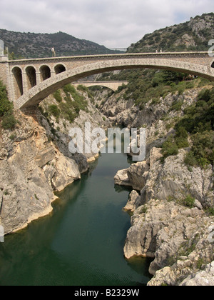 Brücke über den Fluss Pont du Diable Herault Flusses Herault Languedoc-Roussillon Frankreich Stockfoto