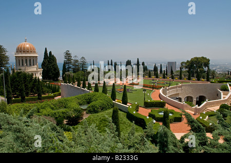 Eine allgemeine Ansicht der hängenden Gärten der Bahai Glauben und der Schrein des Bab auf dem Berg Karmel in Haifa, Israel Stockfoto