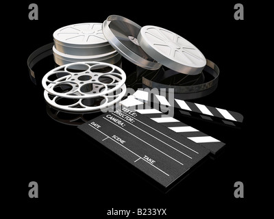 3D render Film Rollen Clapper Board und Filmdosen auf schwarzem Hintergrund Stockfoto