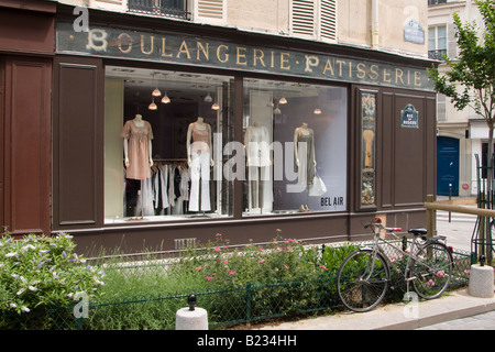 Bekleidungsgeschäft in der Marais-Viertel von Paris Stockfoto