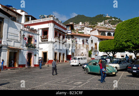 Straßenszene Plaza Borda Zocalo Taxco de Alarcón Guerrero Mexiko Stockfoto