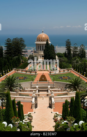 Eine allgemeine Ansicht der hängenden Gärten der Bahai Glauben und der Schrein des Bab auf dem Berg Karmel in Haifa, Israel Stockfoto