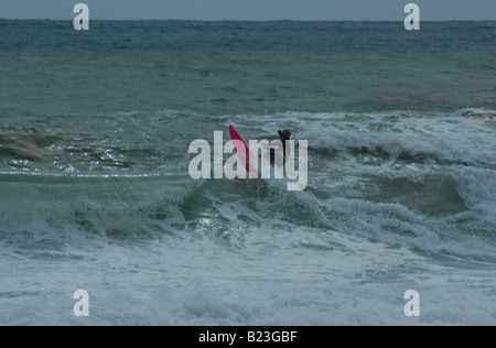 Surfen in Phuket, Kalim Beach, nördlich von Patong, Phuket, thailand Stockfoto