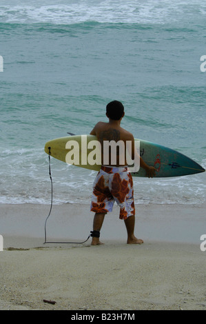 Surfer Ar Kalim Beach, nördlich von Patong, Phuket, thailand Stockfoto