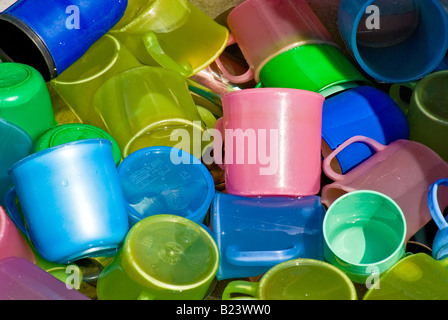 Kunststoff-Glas auf der Straße Chinatown Bangkok Thailand gewaschen Stockfoto