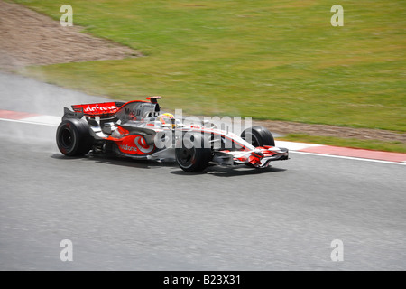 Lewis Hamilton an der Spitze der 2008 F1 British Grand Prix Stockfoto