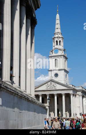 Vor kurzem restauriert, St Martin s in der Feld-Kirche und der National Gallery in Trafalgar Square in London Stockfoto