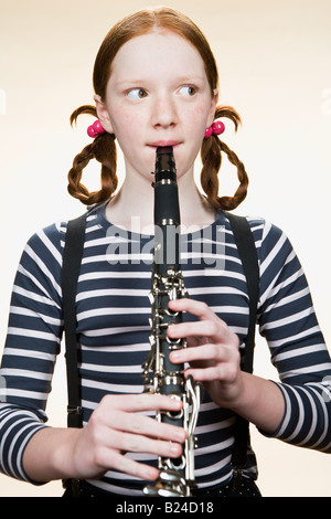 Porträt eines Mädchens eine Klarinette Stockfoto