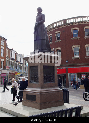 Statue von Schwester Dora in Walsall Town Centre, West Midlands, UK Stockfoto