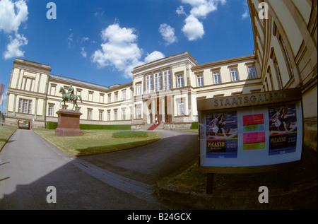 Die klassische alte Staatsgalerie entworfen von dem Architekten Gottlob Georg von Barth und öffnete 1843 in Stuttgart Deutschland Stockfoto