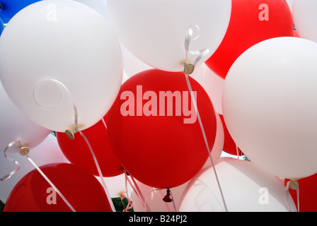 Rot weiß und blau Ballons Stockfoto