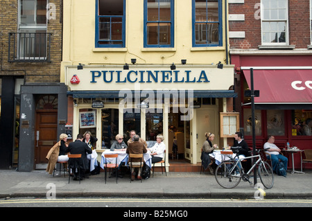 Pulcinella Café in Old Compton Street, Soho, London, Großbritannien Stockfoto