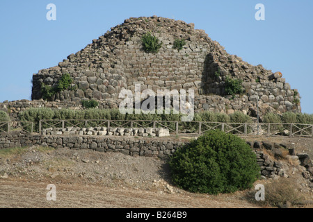 "Su Nuraxi di Barumini" - einer prähistorischen nuragischen Website und ein UNESCO-Weltkulturerbe - in Barumini, Sardinien, Italien Stockfoto