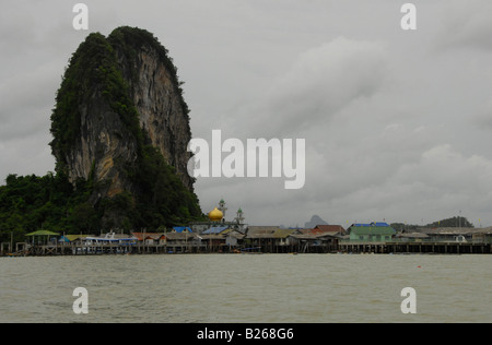 Muslimische schwimmenden Dorf, Insel Koh Panyi, Ao Phang Nga, Phuket, Thailand Stockfoto