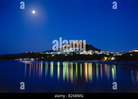 Blick Richtung Lindos bei Nacht, Rhodos, Dodekanes, Griechenland Stockfoto