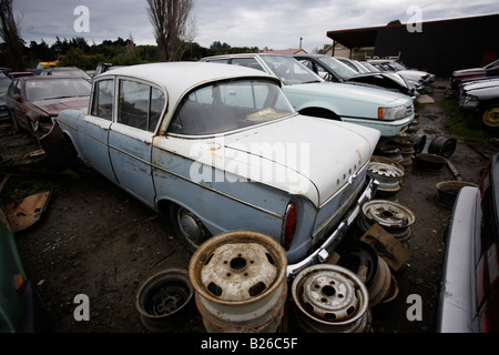 Auto Breakers yard Neuseeland klassische alte Humber Stockfoto