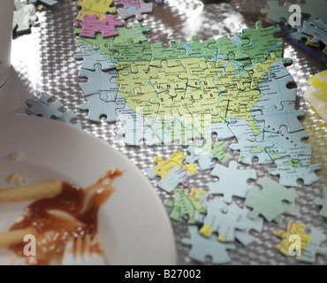 Puzzle-Karte von Nordamerika mit Junk food Stockfoto