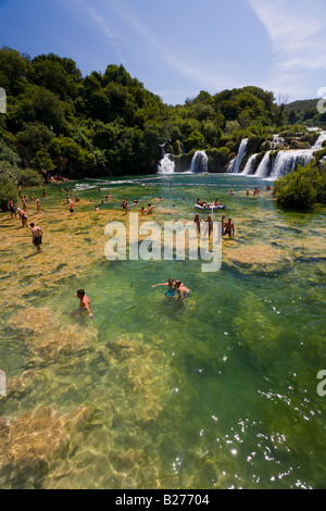 Krka Wasserfälle Skradinski Buk niedriger fällt, Kroatien, Europa, ist das Baden im Sperrgebiet erlaubt Stockfoto