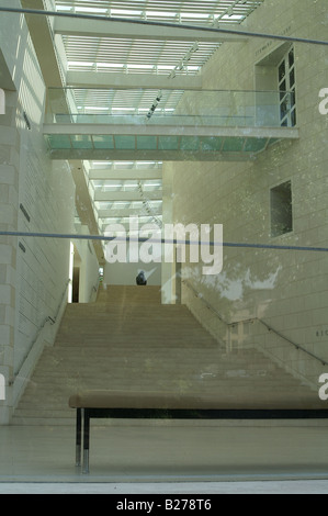 Das Jepson Center in Savannah Georgia des israelischen Architekten Moshe Safdie ist ein umstrittenes Stück des Modernismus in der Nähe des historischen Stadtzentrums. Stockfoto