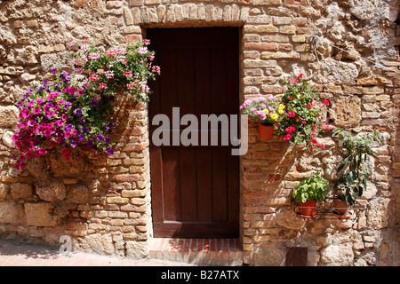 dekorative Tür San Gimignano Delle Belle Torri Toskana Italien Südeuropa zu Hause Stockfoto