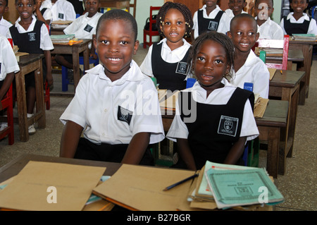 Schüler einer primären Klasse De Jugendliche internationale Schule, Accra, Ghana Stockfoto