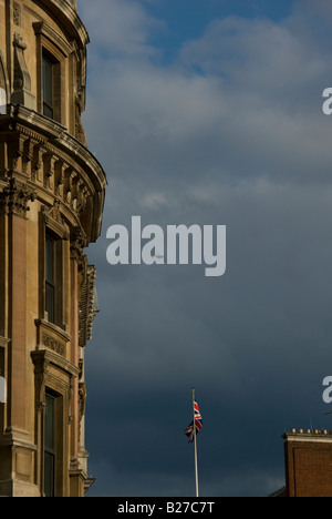 Metropolitan Polizei-Hubschrauber bewachen die Sicherheit von Präsident Bush in London während der Juni 2008 besuchen Stockfoto