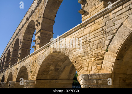 Pont du Gard-Brücke über den Fluss Gardon, Provence, Frankreich. Stockfoto