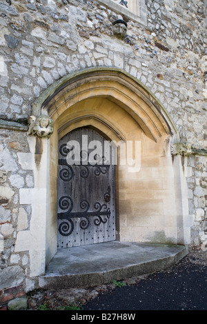 Die Tür der All Saints Church in Writtle Stockfoto