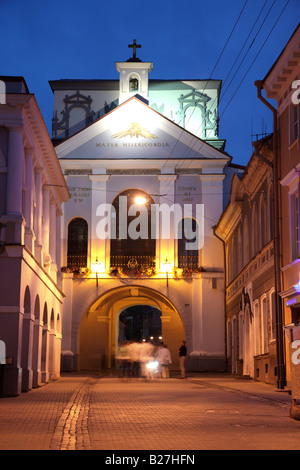 LTU Litauens Hauptstadt Vilnius Gates of Dawn Kapelle mit goldenen Ikone der Gottes Mutter Stockfoto