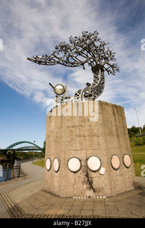 UK-Tyne und Sunderland Flusses Wear tragen am Flussufer Skulptur trail Schatten In einem anderen Licht Stockfoto