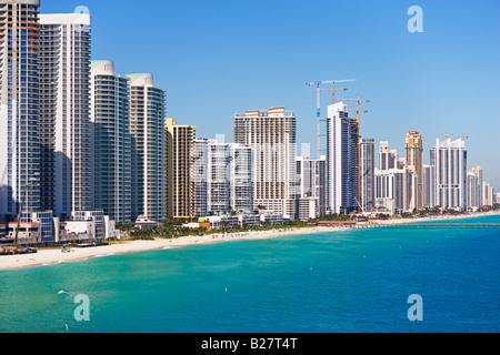 Eigentumswohnungen entlang der Ufer, Fort Lauderdale, Florida, Vereinigte Staaten Stockfoto