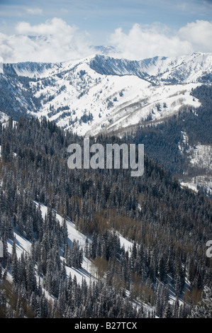 Schneebedeckte Berge, Wasatch Mountains, Utah, Vereinigte Staaten von Amerika Stockfoto