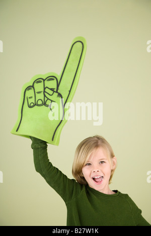 Junge Schaum Nummer eins Hand halten Stockfoto