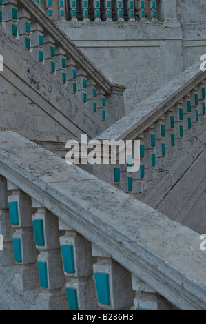 Blaue Keramik Detail auf balustrade Stockfoto