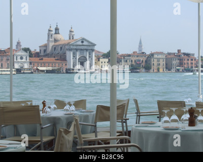 Tischdekoration im Hotel auf der Insel Giudecca, Venedig Stockfoto