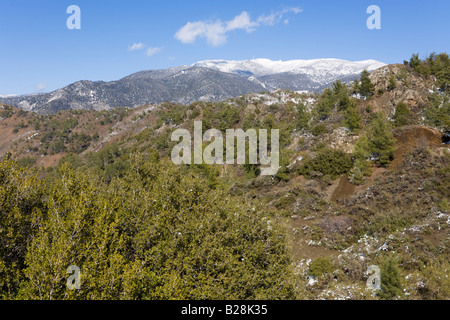 Mount Olympus im Troodos-Massiv betrachtet aus in der Nähe von Mandria, Zypern Stockfoto