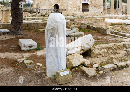 Str. Pauls Säule neben der Agia Kyriaki Chrysopolitissa Kirche in Kato Paphos, Zypern. Stockfoto