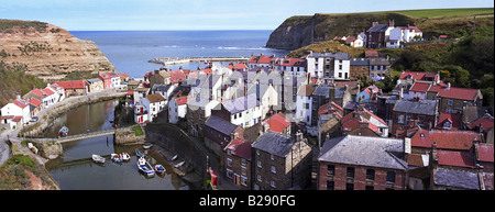 Panoramablick über Staithes North Yorkshire Stockfoto