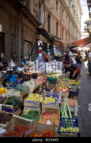 Straßenmarkt Palermo Sizilien Datum 28 05 2008 Ref ZB693 114318 0053 obligatorische CREDIT Welt Bilder Photoshot Stockfoto