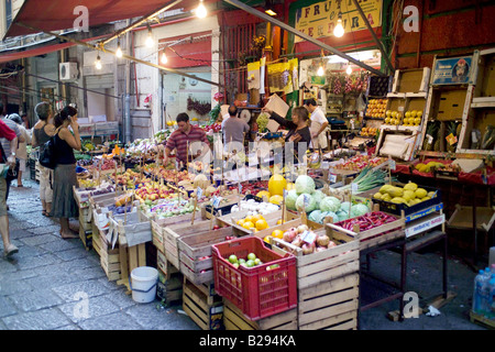 Straßenmarkt Palermo Sizilien Datum 28 05 2008 Ref ZB693 114318 0054 obligatorische CREDIT Welt Bilder Photoshot Stockfoto